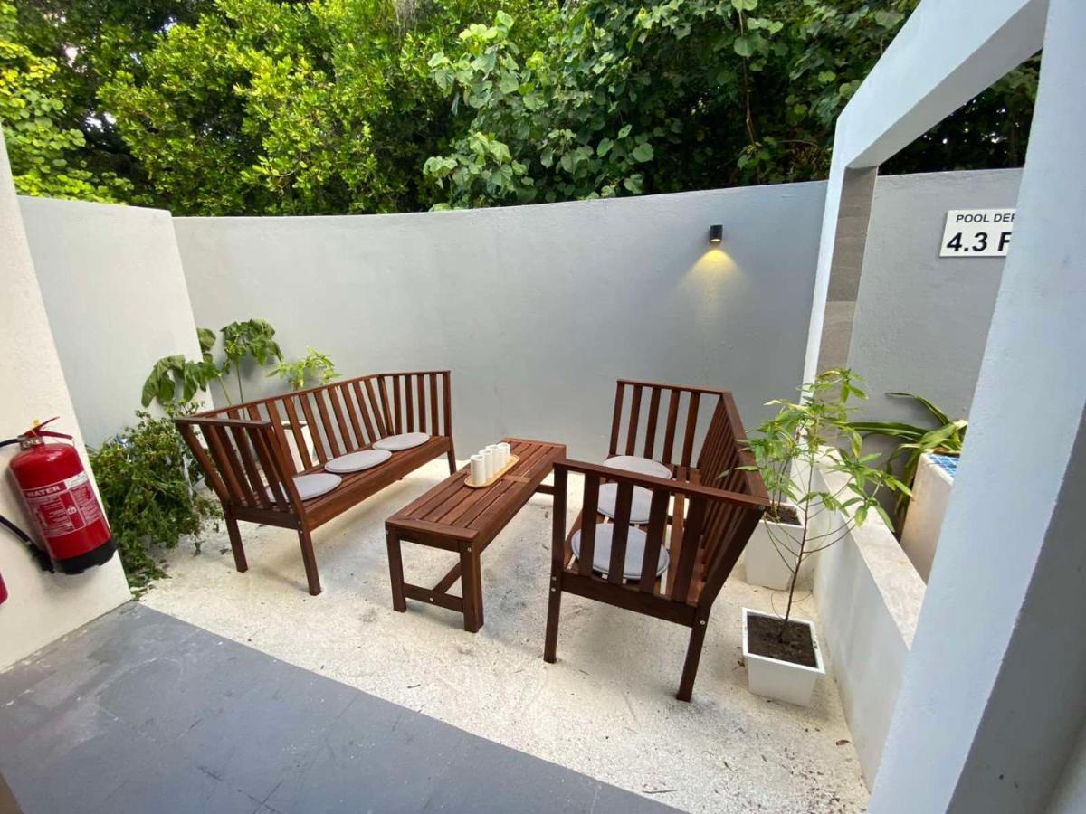 Hotel Unwind Dhigurah Dhigurah  Esterno foto